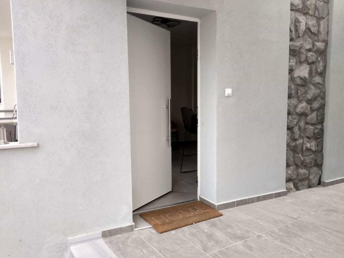 Petrani Suite 1 เนอาเปรามอส ภายนอก รูปภาพ